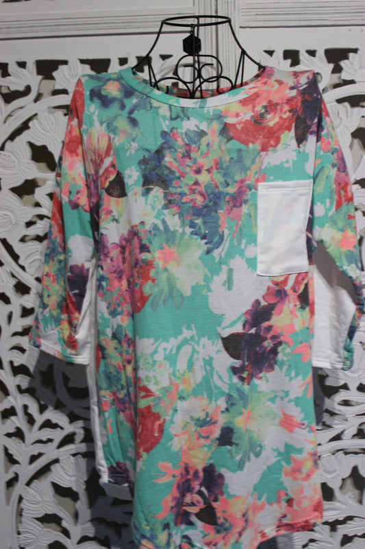 Plus Sized 3/4 Sleeve Floral and Solid Contrast Top